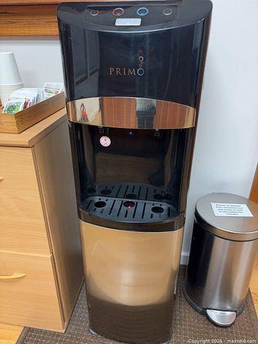 Primo Bottom-Load Freestanding Water Dispenser, Black/Stainless (1 of 3)