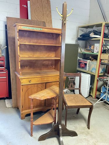 Vintage Traditional Oak-Tone Hutch & Matching Wood Furniture (1 of 8)