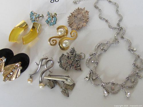 Costume Jewelry (1 of 12)