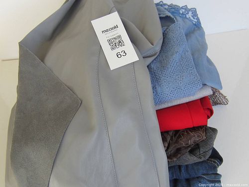 Women's Clothes (1 of 19)