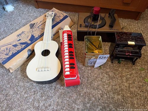 Vintage Musical Instruments & Music Boxes Lot (1 of 10)
