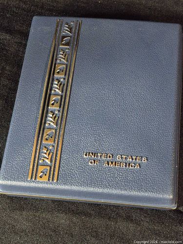 U.S. Superior Civilian Service Medal with Case & Ribbon Bar (1 of 7)