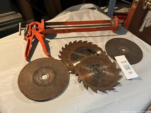 Carpenters tools (1 of 3)