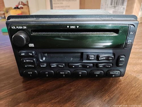 Ford explorer stock cd cassette radio headunit 2003  (1 of 4)