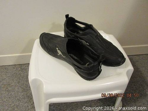 Pair of Black Kangaroos Slip-On Shoes & Women's Pink Long Sleeve Tunic (1 of 5)