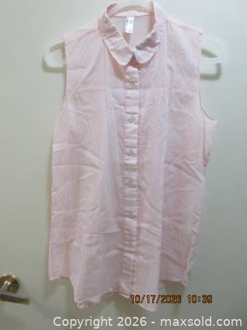 Sleeveless Button-Front Blouse & Tilley Olive Trousers, Small (1 of 5)