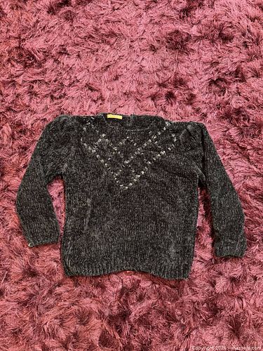 King lion sweater (1 of 3)