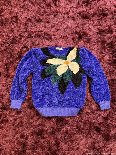 Ladies fashion sweater (1 of 3)