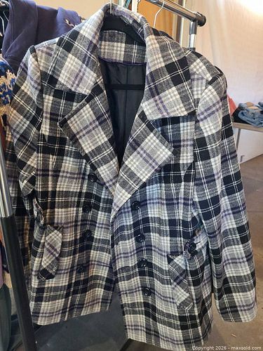 Women's Size Large Clothing Lot — Jacket, Shirts, Sweaters (1 of 12)