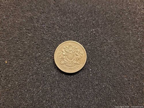 1983 "Round" English pound coin (1 of 3)