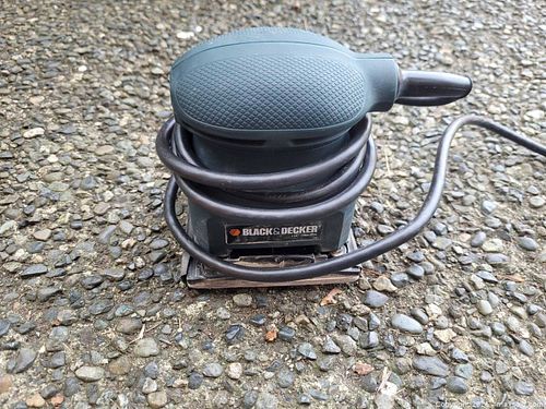 Black and Decker palm sander (1 of 3)
