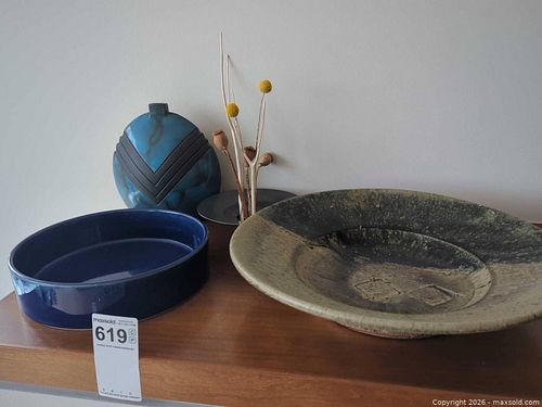 Mixed Home Decor Set: Ceramic Bowls, Geometric Vase & Metal Holder (1 of 9)
