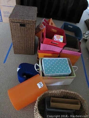 Lot #0253 (1 of 10)