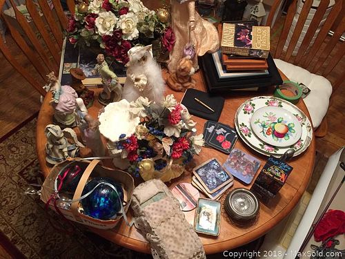 Lot #0046 (1 of 11)