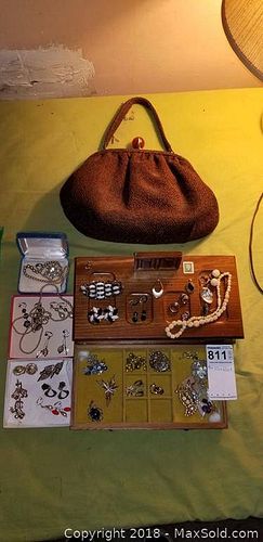 Lot #0811 (1 of 18)