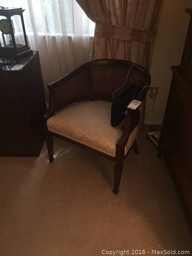 Lot #0220 (1 of 9)