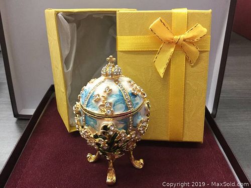 Lot #0062 (1 of 4)