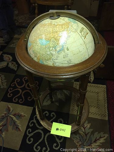Lot #0041 (1 of 8)