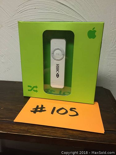Lot #0105 (1 of 4)