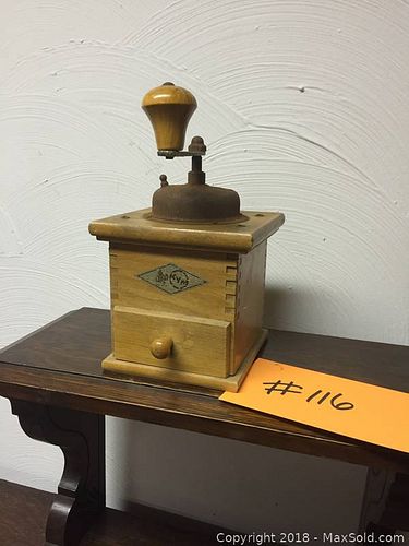 Lot #0116 (1 of 5)