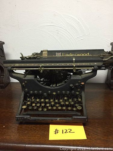 Lot #0122 (1 of 8)