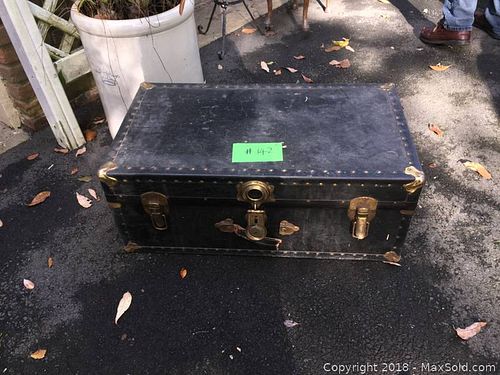 Lot #0142 (1 of 7)