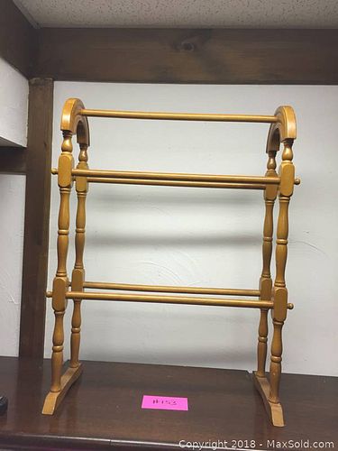 Lot #0153 (1 of 4)