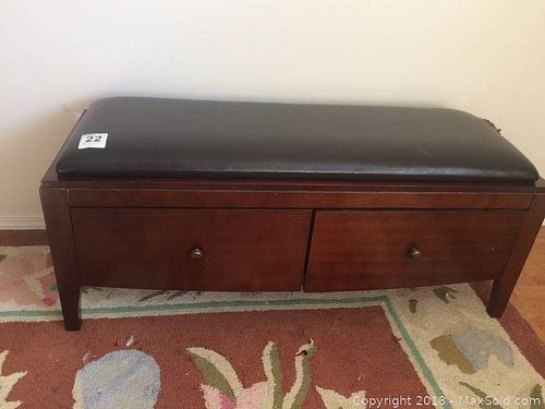 Lot #0022 (1 of 9)