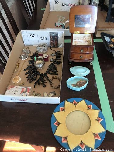 Lot #0096 (1 of 18)