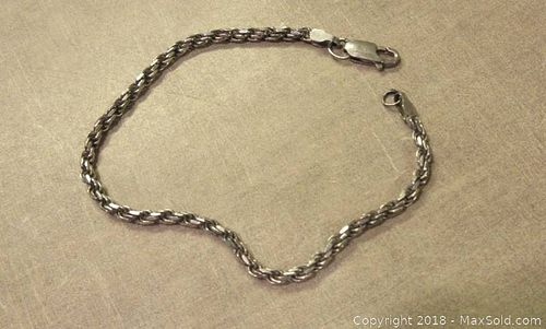 Lot #0076 (1 of 2)