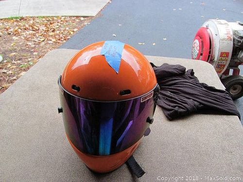 Lot #0010 (1 of 6)