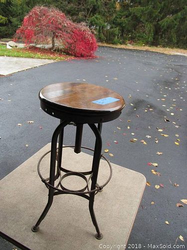 Lot #0060 (1 of 7)