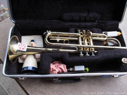 Lot #0079 (1 of 9)