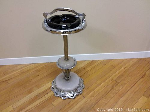 Lot #0017 (1 of 5)
