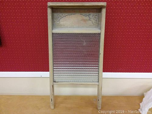 Lot #0023 (1 of 6)