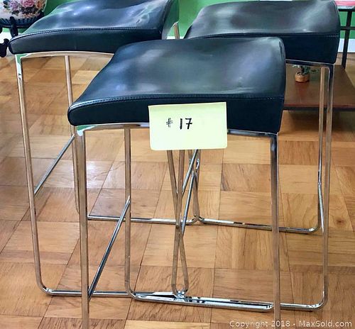 Lot #0017 (1 of 2)
