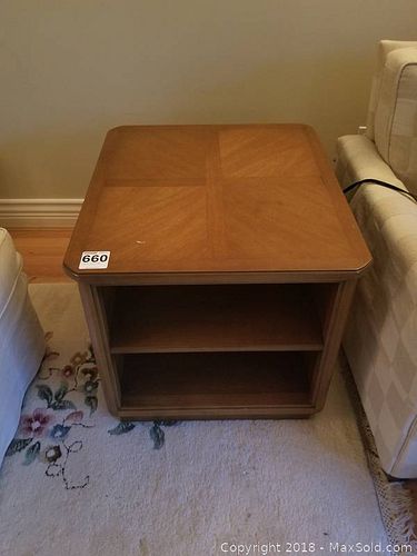 Lot #0660 (1 of 8)