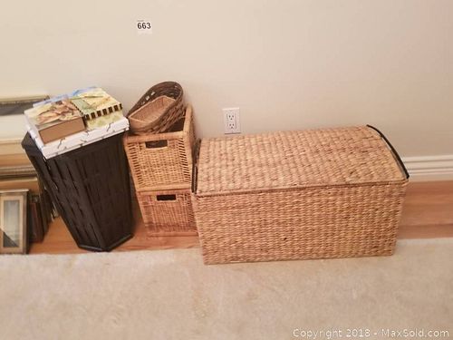 Lot #0663 (1 of 9)