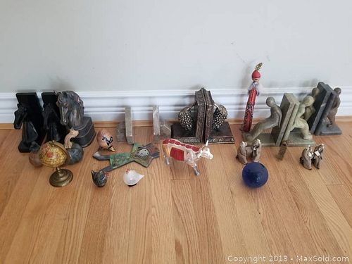 Lot #0689 (1 of 30)