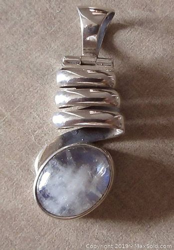 Lot #0098 (1 of 4)