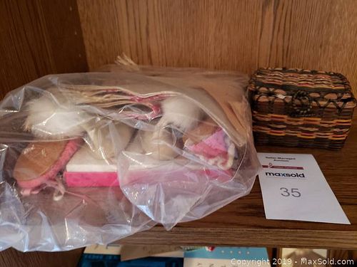 Lot #0035 (1 of 13)