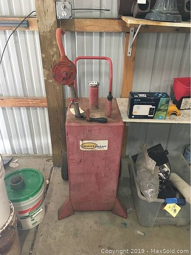 Lot #0621 (1 of 7)
