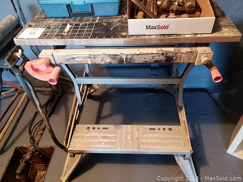 Lot #0095 (1 of 11)