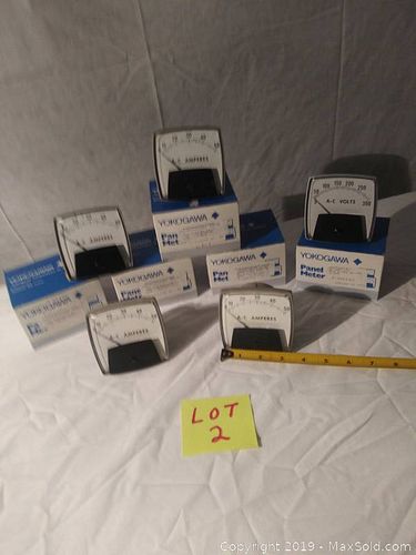Lot #0002 (1 of 10)