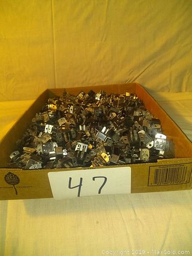Lot #0047 (1 of 5)
