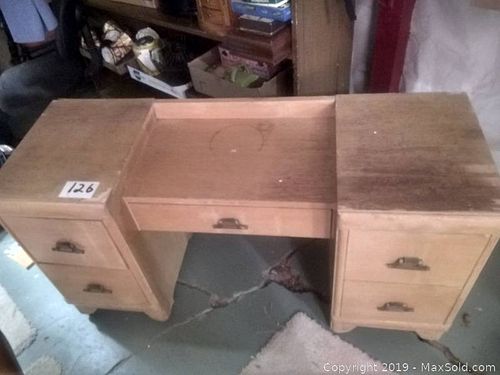Lot #0126 (1 of 3)