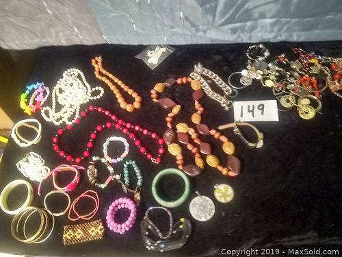 Lot #0149 (1 of 3)