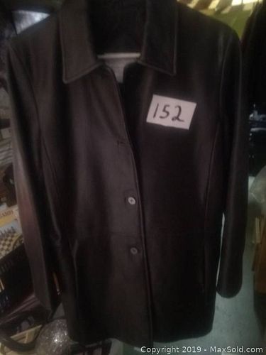 Lot #0152 (1 of 3)