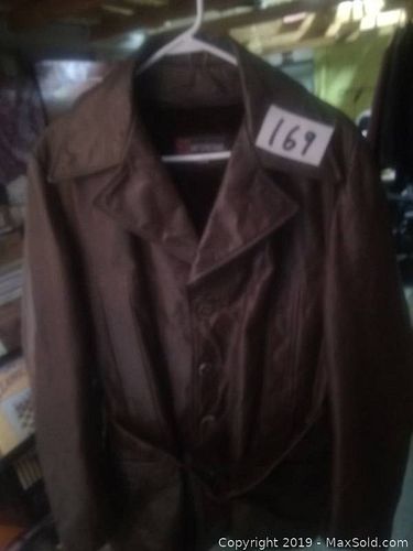 Lot #0169 (1 of 4)