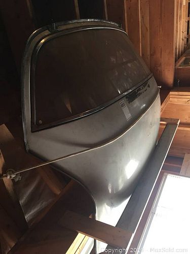 Lot #0685 (1 of 8)
